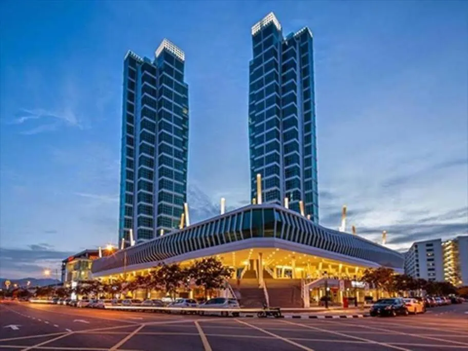 Maritime @ Sunrise+Sea View Apartment George Town