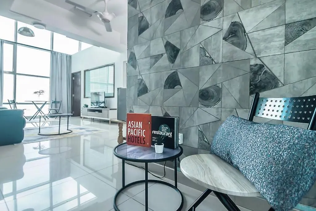 Maritime @ Sunrise+Sea View Apartment George Town