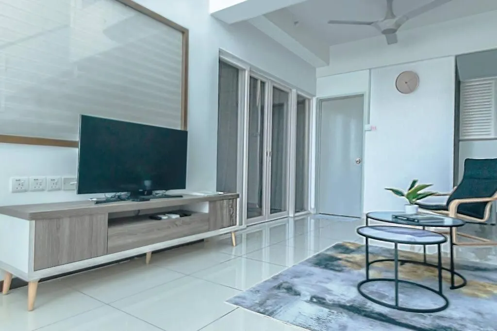 Maritime @ Sunrise+Sea View Apartment George Town