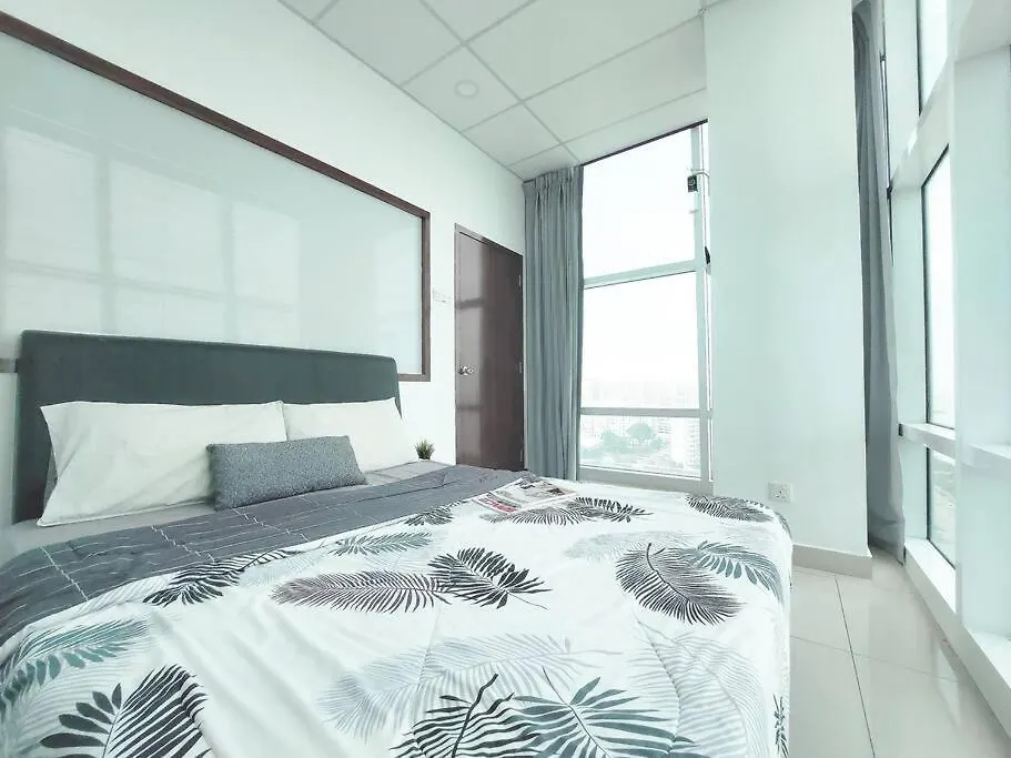 Maritime @ Sunrise+Sea View Apartment George Town